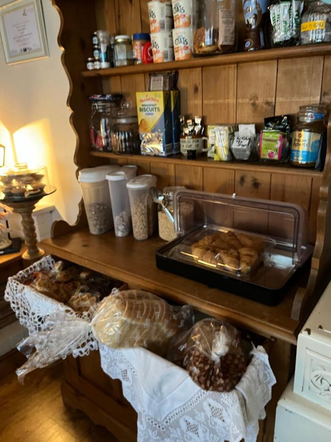 Southend Airport Bed & Breakfast Рокфорд Екстер'єр фото