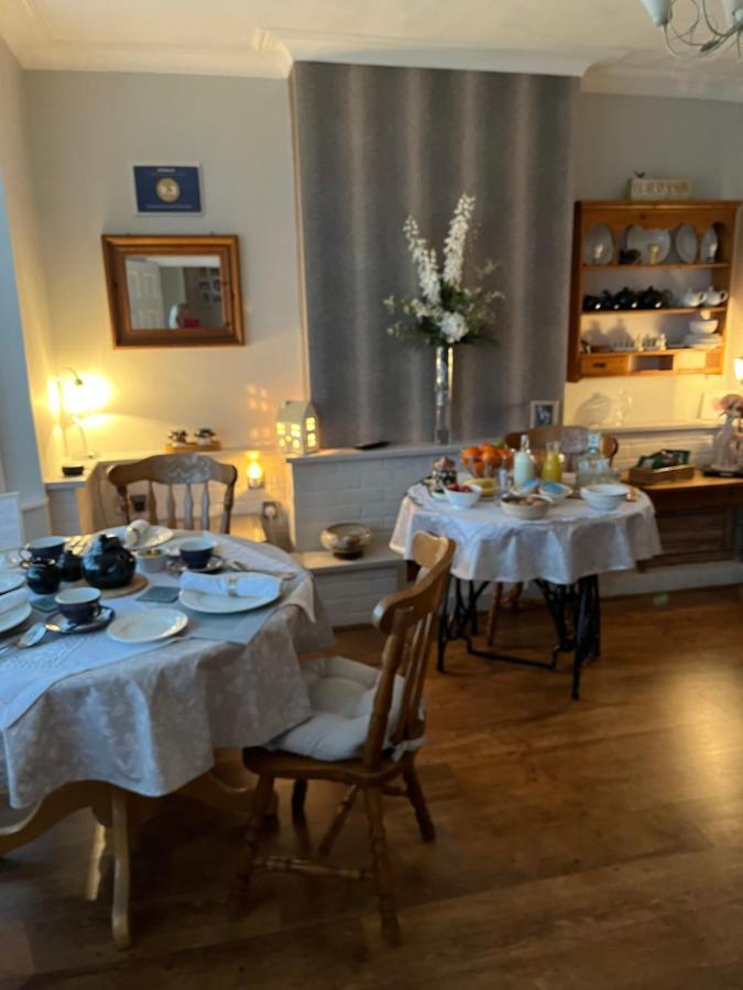 Southend Airport Bed & Breakfast Рокфорд Екстер'єр фото