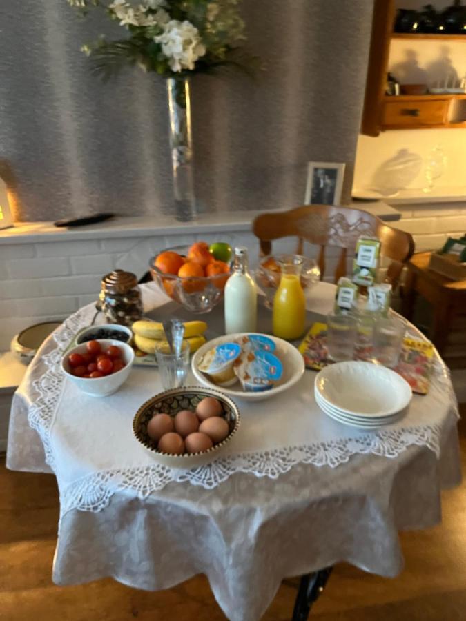 Southend Airport Bed & Breakfast Рокфорд Екстер'єр фото