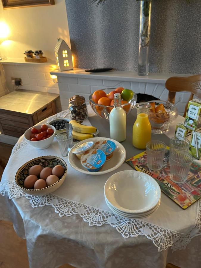 Southend Airport Bed & Breakfast Рокфорд Екстер'єр фото