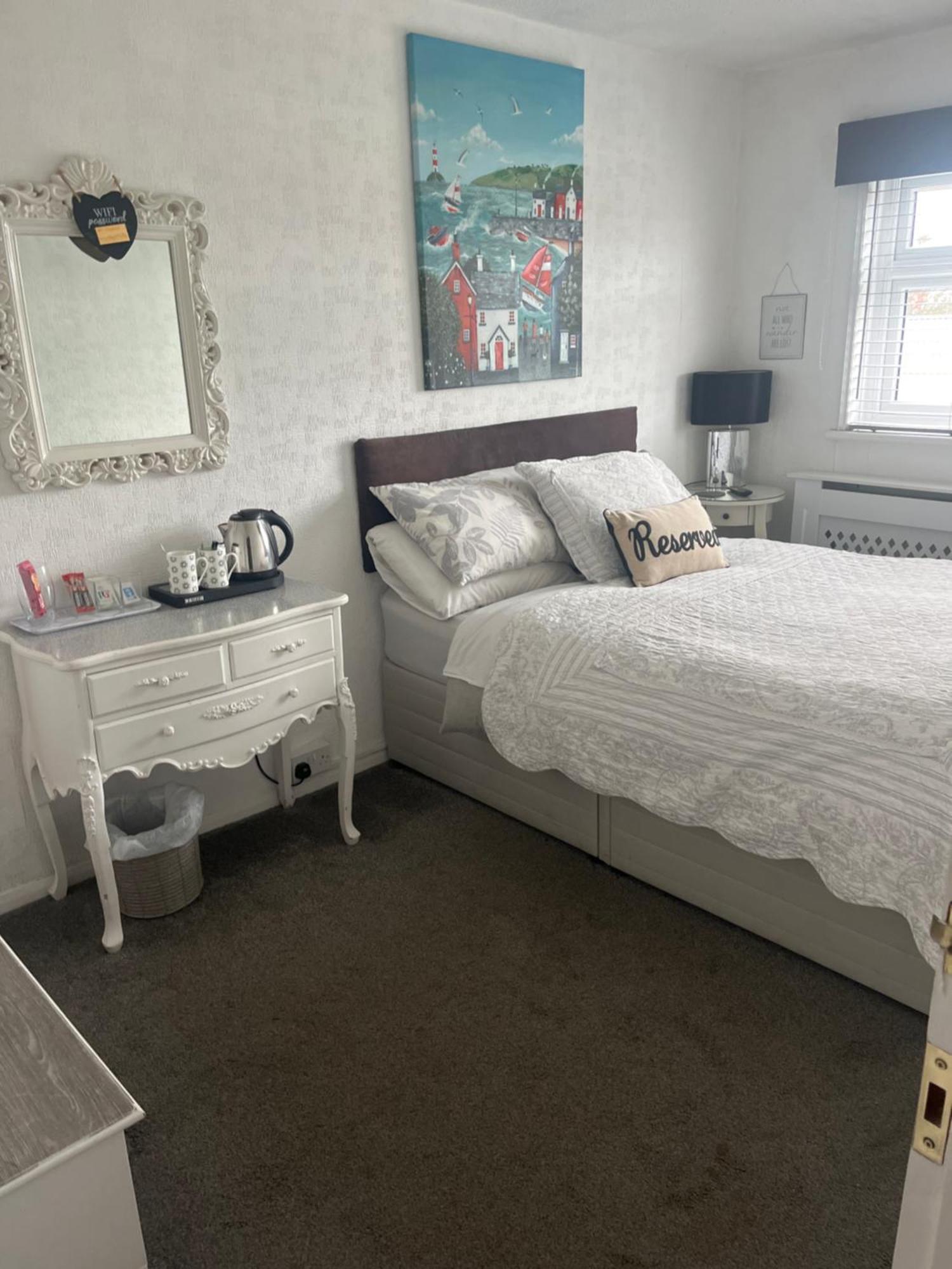 Southend Airport Bed & Breakfast Рокфорд Екстер'єр фото