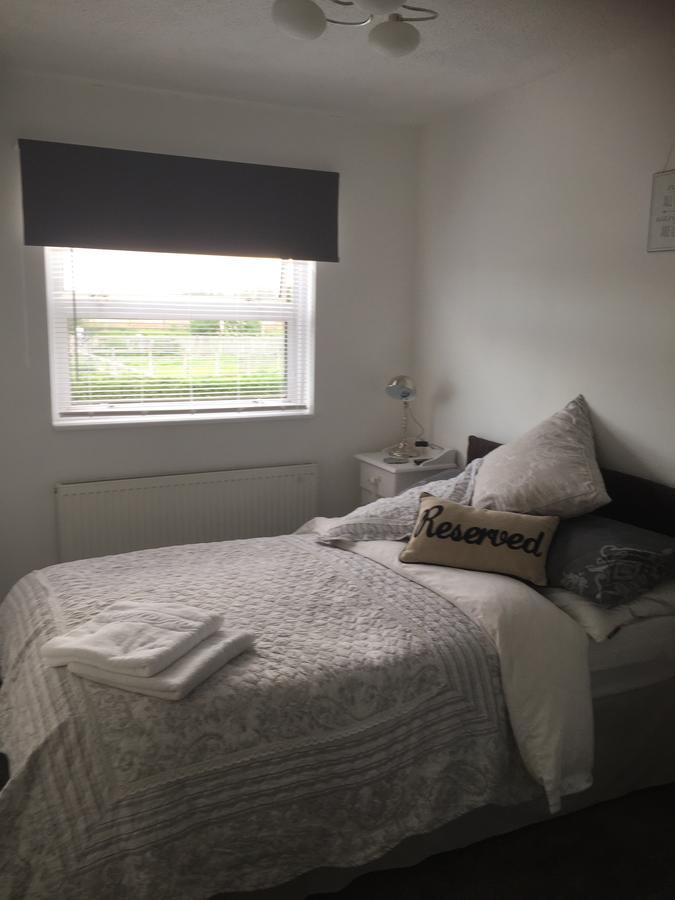 Southend Airport Bed & Breakfast Рокфорд Екстер'єр фото