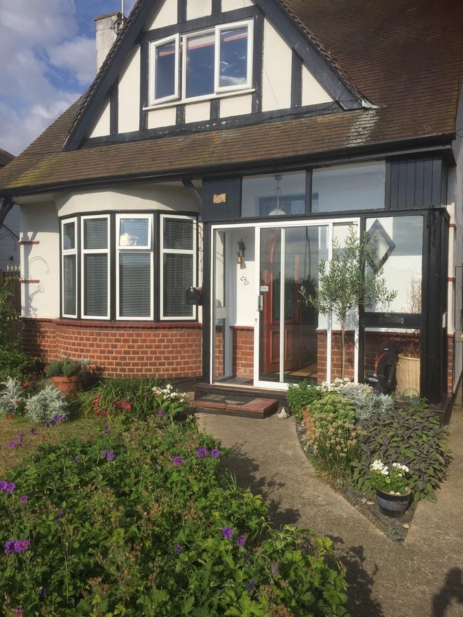 Southend Airport Bed & Breakfast Рокфорд Екстер'єр фото