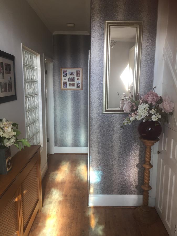 Southend Airport Bed & Breakfast Рокфорд Екстер'єр фото