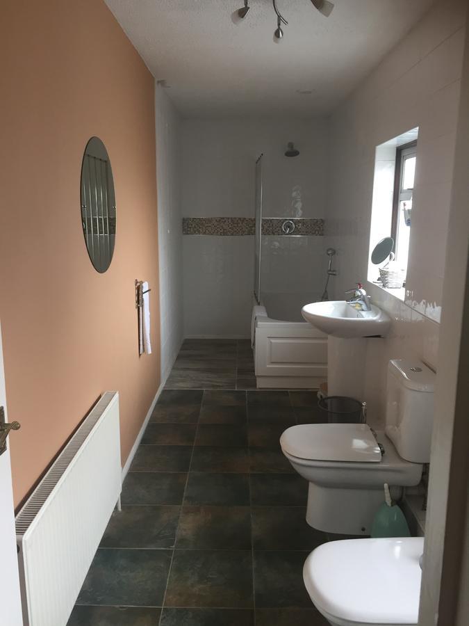 Southend Airport Bed & Breakfast Рокфорд Екстер'єр фото